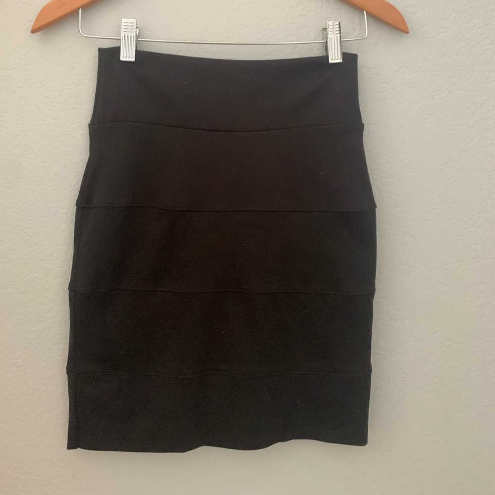 Un deux trois black pencil skirt